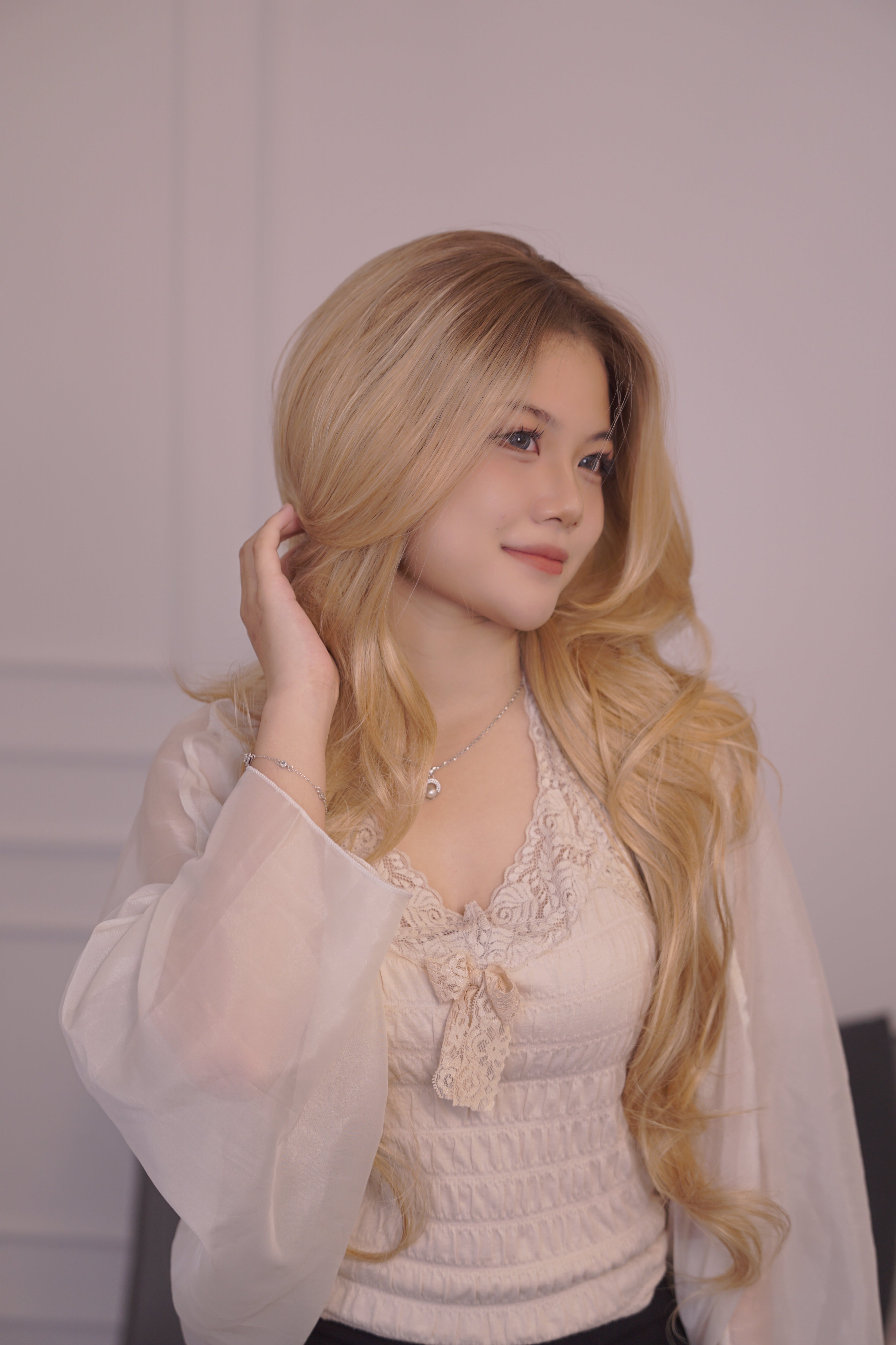 Elara Blonde- Huudid Blonde Wigs 13x4 Korea Lace